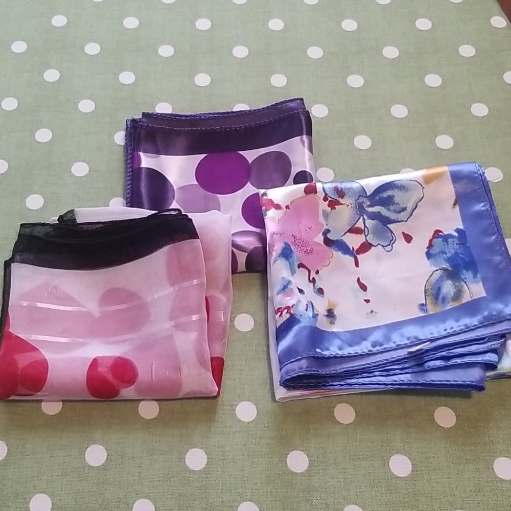 Lot of 3 kerchiefs
